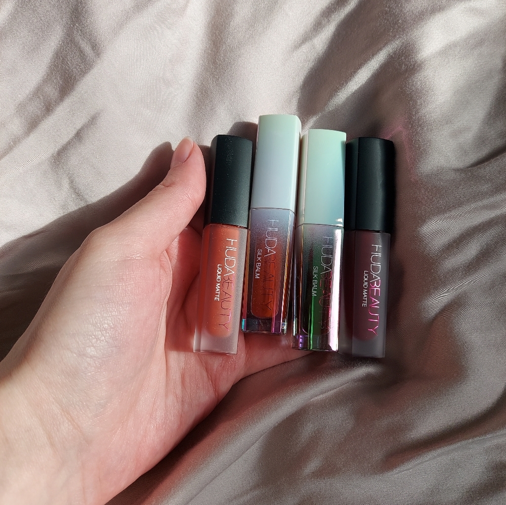 Huda Beauty Lovefest Burning Cherry lip set
